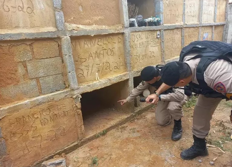 ABSURDO: MULHER É RESGATADA APÓS SER ENTERRADA VIVA EM TÚMULO EM MG