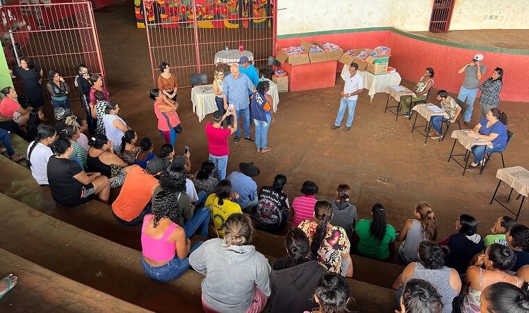 INTEGRANTES DO PROJETO TRABALHO CIDADÃO, DE GUAÍRA, RECEBEM UNIFORMES