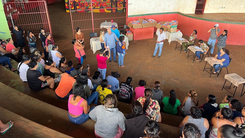 INTEGRANTES DO PROJETO TRABALHO CIDADÃO, DE GUAÍRA, RECEBEM UNIFORMES