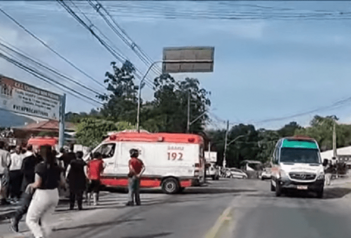 HOMEM INVADE CRECHE COM MACHADINHA E MATA 4 CRIANÇAS EM BLUMENAU (SC)