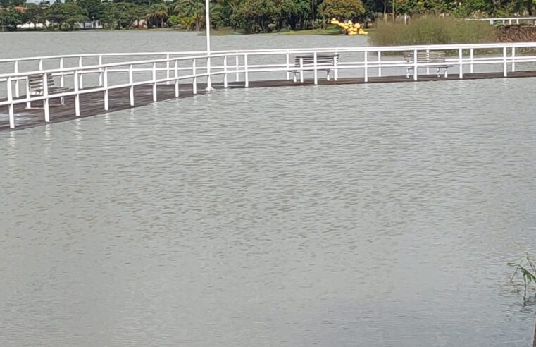 ACUMULADOS DE 60 MM CAUSAM TRANSBORDAMENTO DO LAGO MARACÁ, EM GUAÍRA