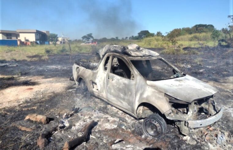 INCÊNDIO DESTRÓI AMBULÂNCIA EM BARRETOS