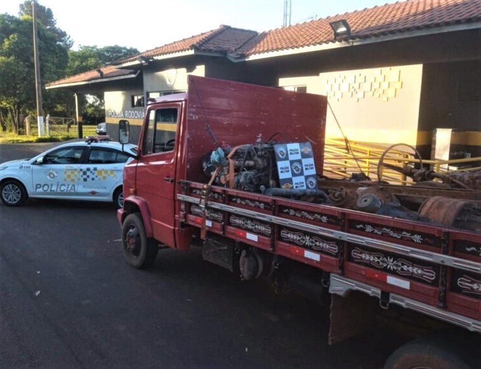 CAMINHÃO É APREENDIDO, EM BARRETOS, TRANSPORTANDO PEÇAS COM NUMERAÇÃO SUPRIMIDA EM RODOVIA