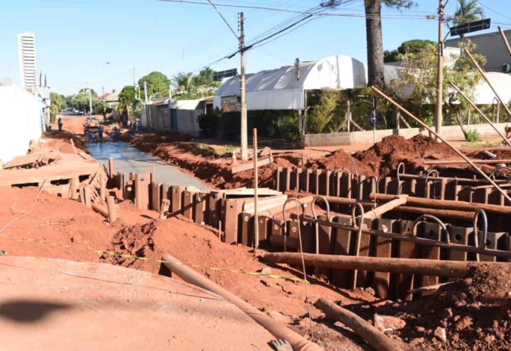 RELATÓRIO APONTA ATRASO DE 209 DIAS EM OBRA DE DRENAGEM EM BARRETOS