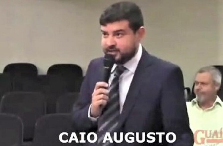 VÍDEO: VEREADOR CAIO AUGUSTO QUESTIONA EFICIENCIA DE TOTENS DE MONITORAMENTO ALUGADOS, EM GUAÍRA, POR QUASE R$ 5 MILHÕES POR ANO