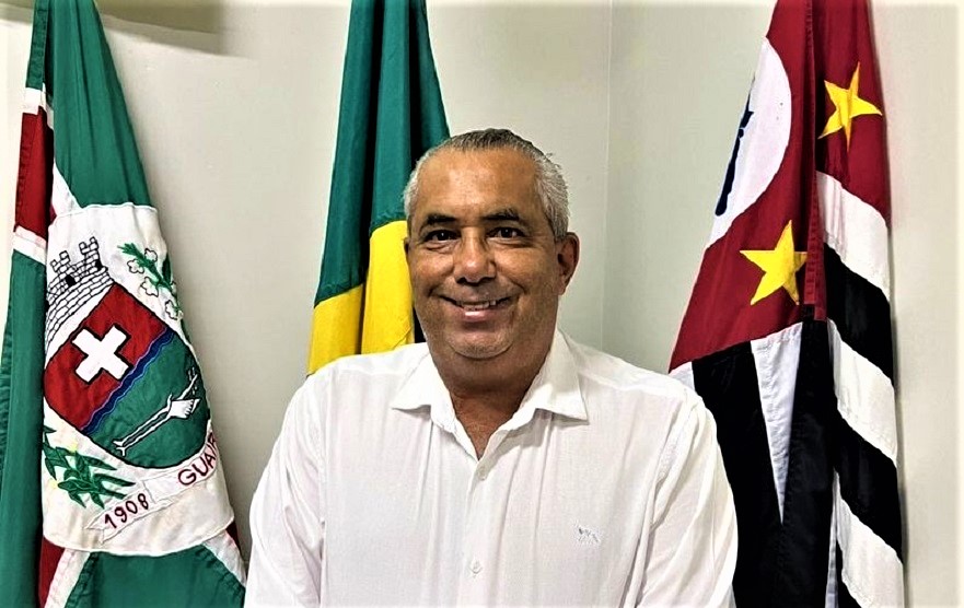 VEREADOR DENIR, LÍDER DO PREFEITO JUNÃO, LICENCIA-SE POR 30 DIAS DA CÂMARA DE GUAÍRA