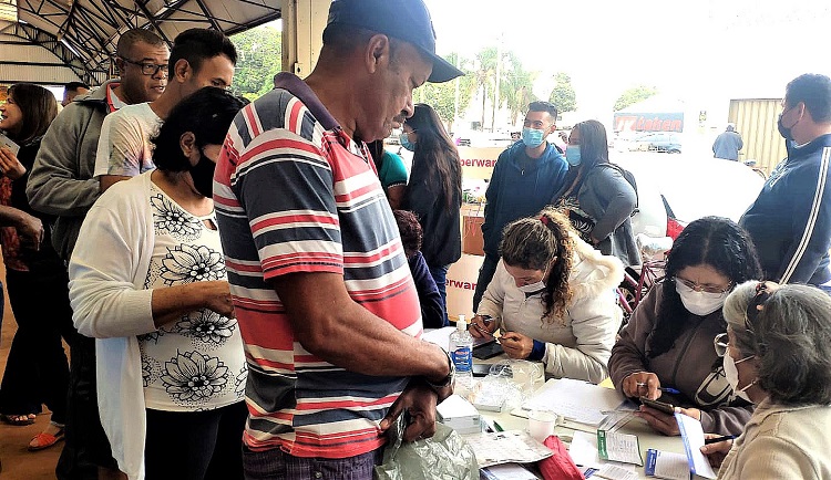 HOJE TEM PLANTÃO VACINAL NA FEIRA LIVRE EM GUAÍRA