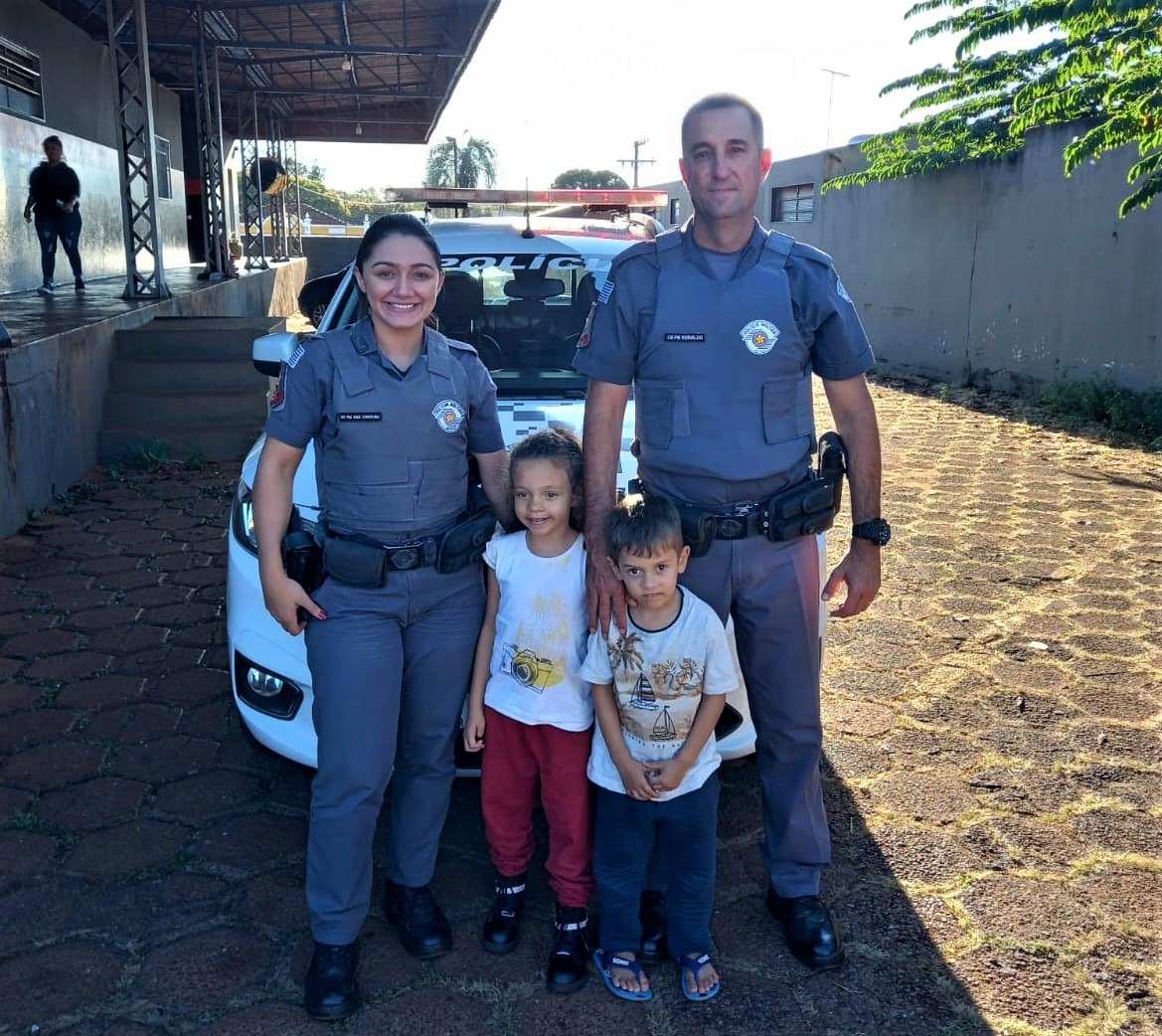 CRIANÇAS CONHECEM BASE DA POLÍCIA MILITAR EM IPUÃ