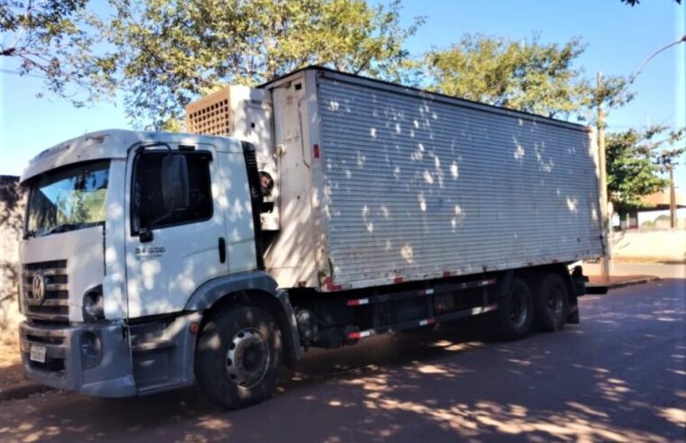 CAMINHÃO COM 7 MIL QUILOS DE CARNE ROUBADO EM IPUÃ É RECUPERADO EM GUAÍRA