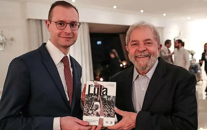 LULA INDICA SEU ADVOGADO NA LAVAJATO PARA VAGA DE MINISTRO NO STF