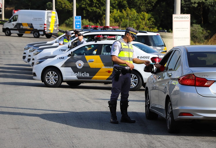 CORPUS CHRISTI: POLÍCIA RODOVIÁRIA INTENSIFICA FISCALIZAÇÕES NAS ESTRADAS PAULISTAS