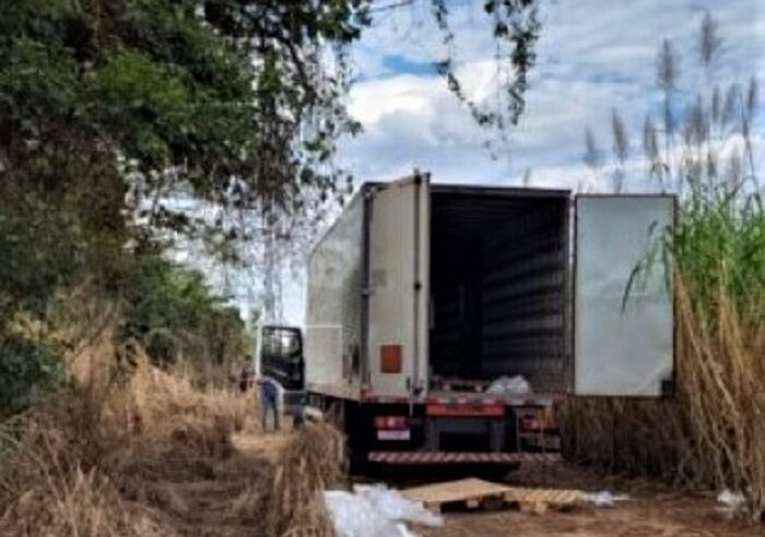 MAIS DE R$ 1 MILHÃO EM DEFENSIVOS, É ROUBADO EM PLENA LUZ DO DIA NA ASSIS CHATEAUBRIAND ENTRE GUAÍRA E BARRETOS