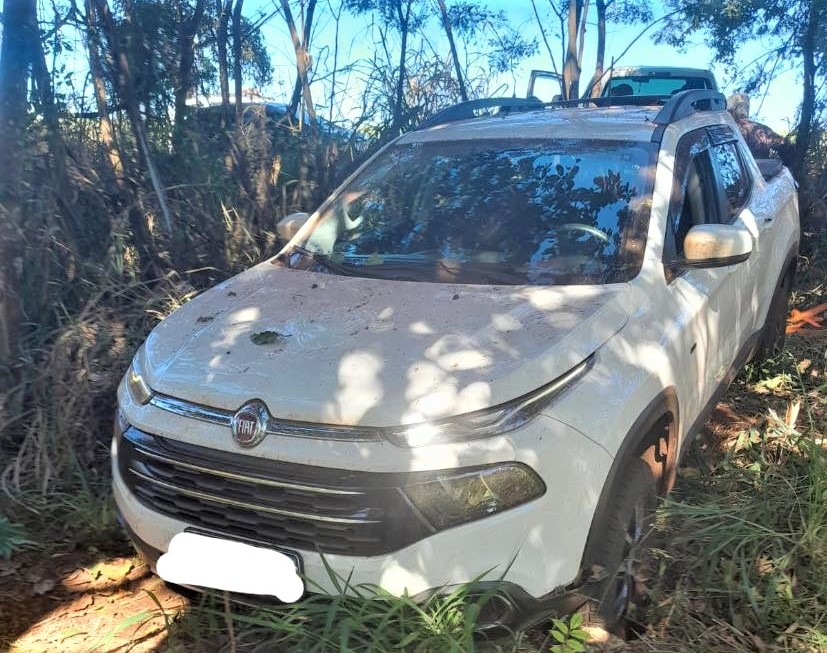 BANDIDOS ROUBAM ARMAS E VEÍCULO EM RESIDÊNCIA EM MIGUELÓPOLIS