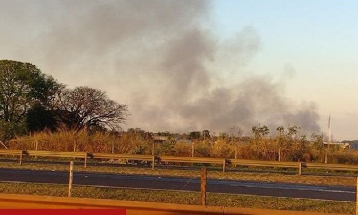 BARRETOS ENTRA EM ALERTA COM QUEIMADAS EM PLANTAÇÕES DE CANA DE AÇUCAR