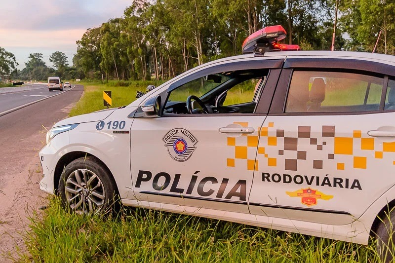 POLÍCIA RODOVIÁRIA APREENDE MOTO COM SINAL IDENTIFICADOR ADULTERADO EM BARRETOS