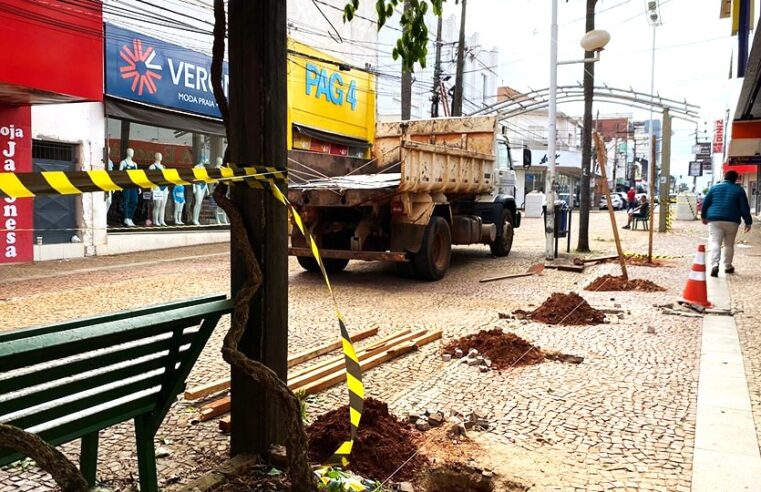 INICIADA AS OBRAS DE ABERTURA DO CALÇADÃO DE BARRETOS