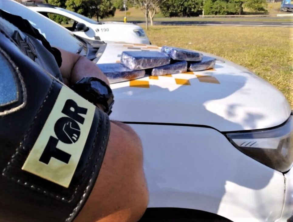 REGIÃO: IDOSA É FLAGRADA COM PASTA BASE DE COCAÍNA DENTRO DE ÔNIBUS
