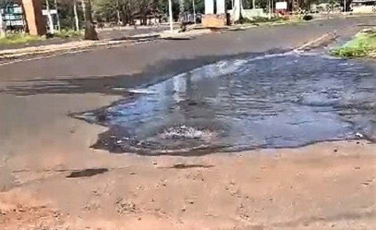 VÍDEO; URGENTE: NOVO ROMPIMENTO NA REDE DE ÁGUA NA AV. DR. JOÃO BATISTA SANTANA, EM GUAÍRA. PODERÁ HAVER DESABASTECIMENTO PARA REPAROS