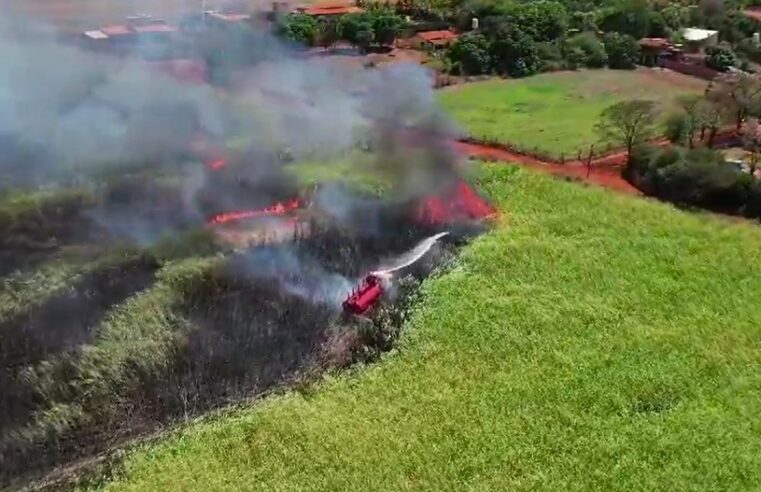 INCÊNDIOS EM ÁREA RURAL ASSUSTAM MORADORES DE MORRO AGUDO (SP)