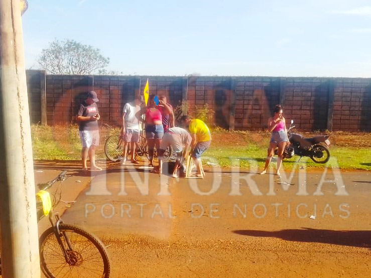 POLÍCIA APURA, SUPOSTA, EMBRIAGUEZ AO VOLANTE EM ACIDENTE ENTRE CARRO E MOTO EM GUAÍRA. MOTOCICLISTA FICOU FERIDA