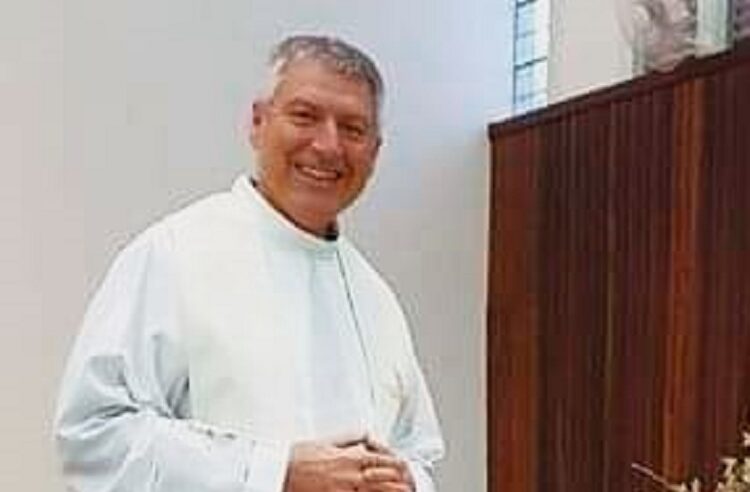 PADRE LUÍS GONZAGA, VIGÁRIO DE GUAÍRA, DETALHA TRATAMENTO CONTRA O CÂNCER E AGRADECE AS ORAÇÕES E ABENÇOA TODA COMUNIDADE