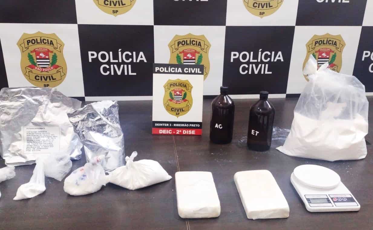 OPERAÇÃO POLICIAL DESMANTELA ESQUEMA DE ABASTECIMENTO DE DROGAS EM BARRETOS, COM PRISÃO E APREENSÃO DE GRANDE QUANTIDADE DE ENTORPECENTE