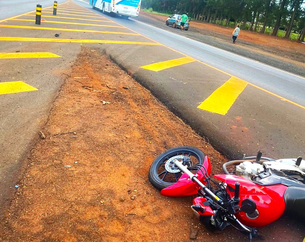 MOTOCICLISTA DO PARANÁ SOFRE ACIDENTE PRÓXIMO AO TREVO DE GUAÍRA NA  RODOVIA ASSIS CHATEAUBRIND