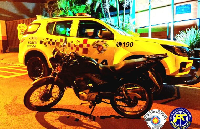 EM MINUTOS FORÇA TÁTICA DE BARRETOS RECUPERA MOTOCICLETA FURTADA