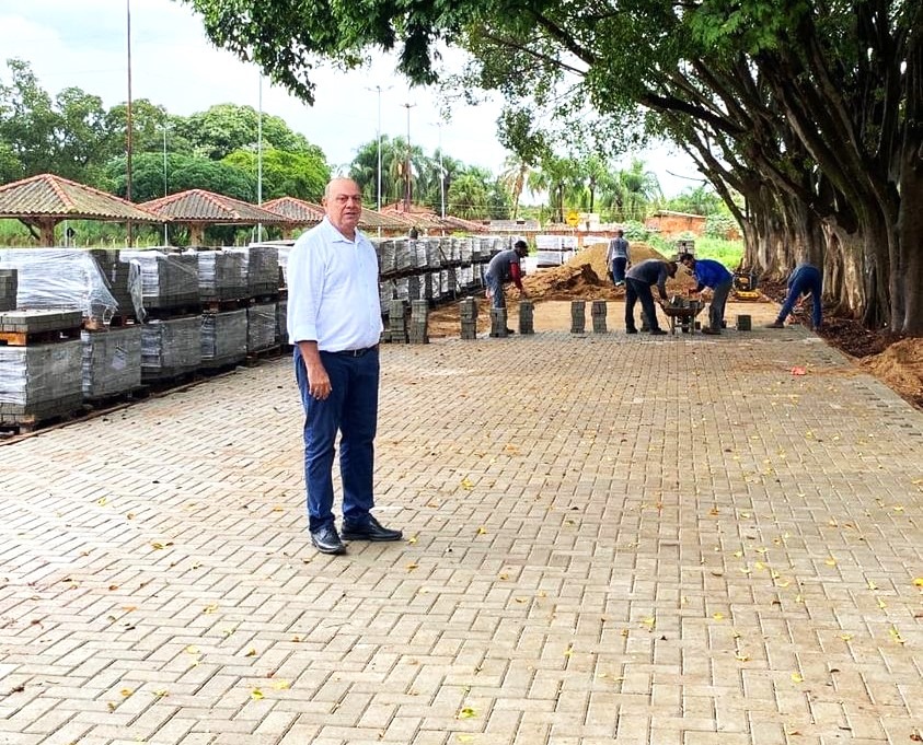 OBRAS DO CALÇADÃO DA PRAIA ARTIFICIAL DE MIGUELÓPOLIS PASSAM POR VISTORIA