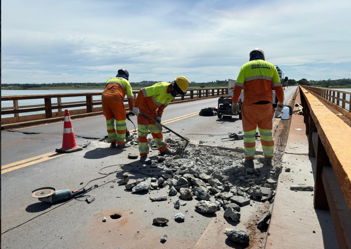 ATENÇÃO MOTORISTAS: FORAM INICIADAS AS OBRAS DA PONTE SOBRE O RIO GRANDE EM COLÔMBIA