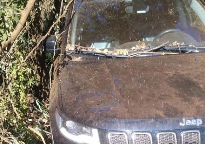 JEEP ROUBADO EM MIGUELÓPOLIS É ENCONTRADO ABANDONADO EM MATA