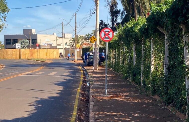 VISANDO SEGURANÇA DA POPULAÇÃO, VEREADOR ANDRÉ GREGÓRIO SOLICITA REGULARIZAÇÃO DE ESTACIONAMENTO PRÓXIMO À AABB