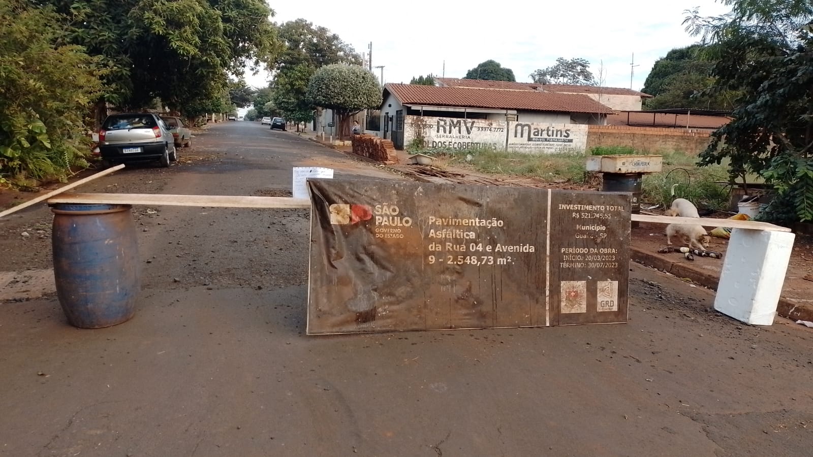 REVOLTADA, COM MÁS CONDIÇÕES DE VIA PÚBLICA, MUNÍCIPE INTERDITA RUA EM GUAÍRA