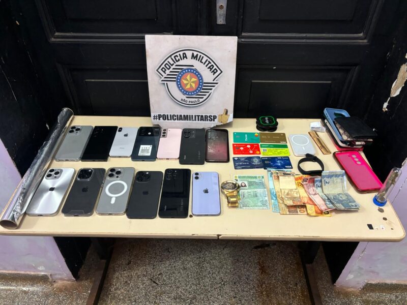 QUATRO PESSOAS SÃO PRESAS PELA PM COM CELULARES, POSSIVELMENTE, FURTADOS NA FESTA DO PEÃO DE BARRETOS