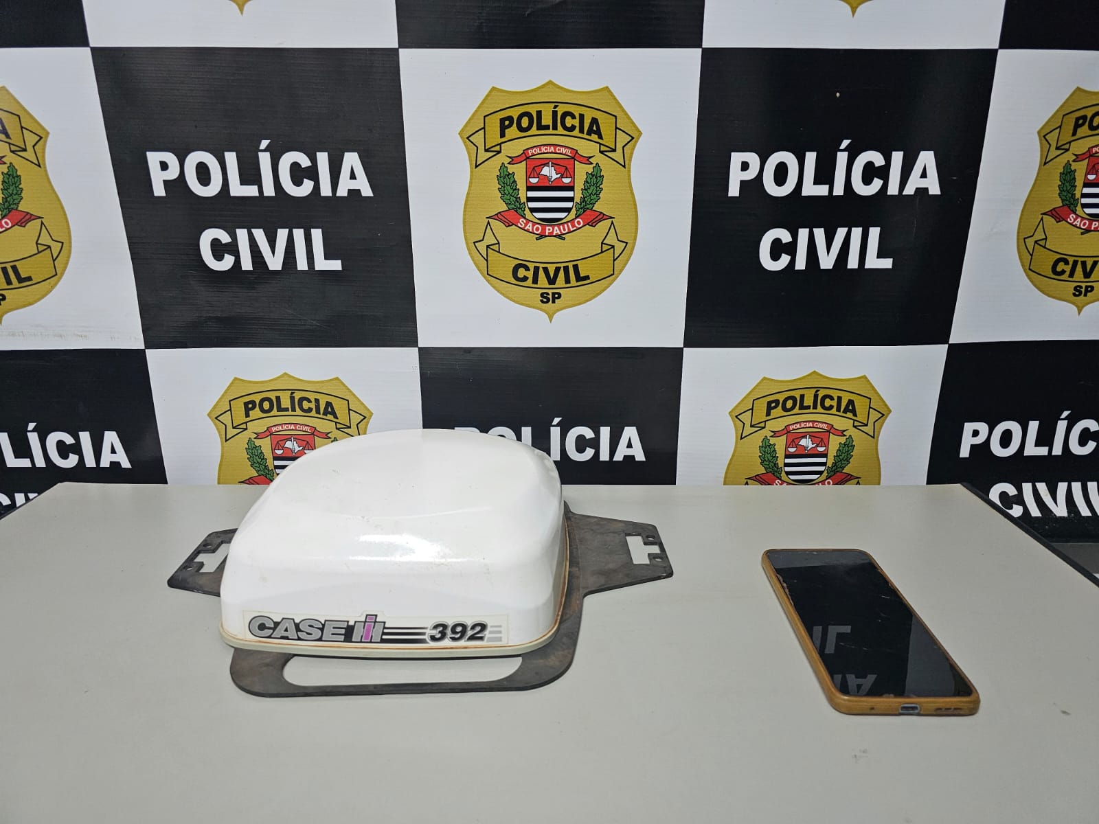 SUSPEITO É PRESO, EM FLAGRANTE, PELA POLÍCIA CIVIL DE BARRETOS COM EQUIPAMENTO FURTADO EM PROPRIEDADE RURAL