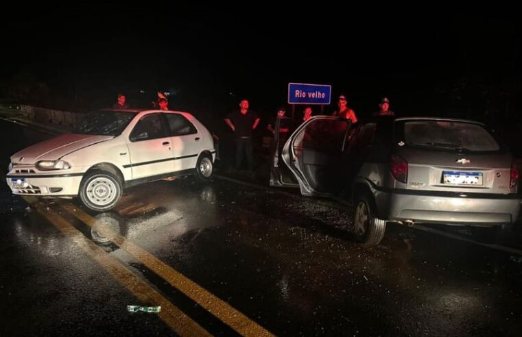 8 PESSOAS FICAM FERIDAS EM ACIDENTE EM RODOVIA ENTRE BARRETOS E COLÔMBIA