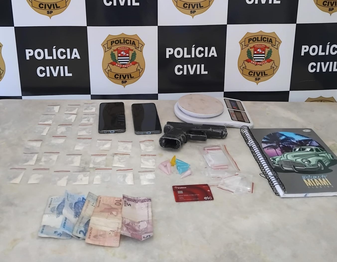 POLÍCIA CIVIL ESTOURA PONTO DE VENDA E CONSUMO DE ENTORPECENTES EM BARRETOS. DOIS SUSPEITOS FORAM PRESOS