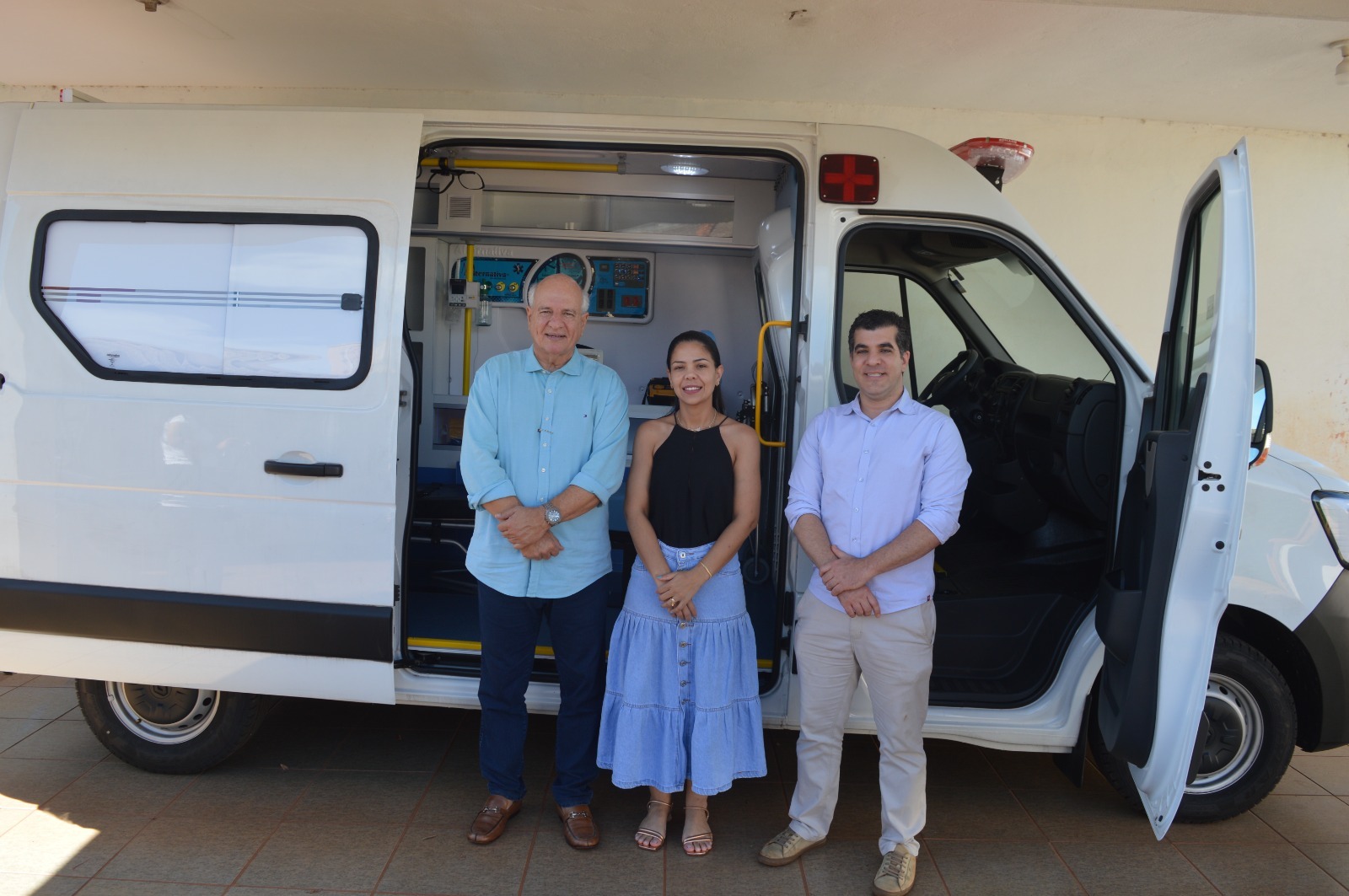 SANTA CASA DE GUAÍRA ADQUIRE NOVA AMBULÂNCIA. VEREADOR ANDERSON LIMA COMEMORA CONQUISTA DE UTI MÓVEL