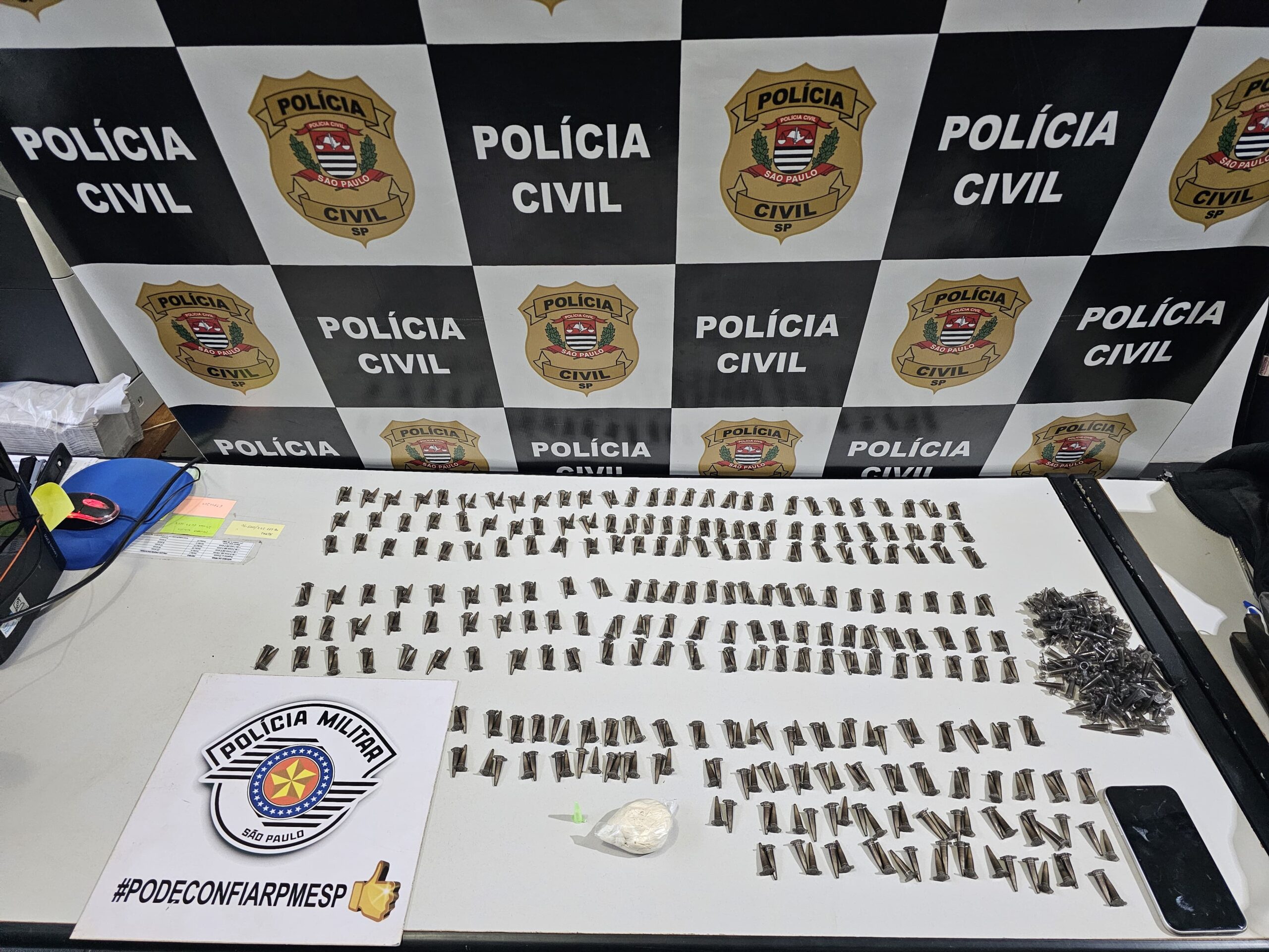 DELEGADO RAFAEL DOMINGOS DETALHA OPERAÇÃO POLICIAL QUE PRENDEU 2 PESSOAS SUSPEITAS DE ENVOLVIMENTO COM O TRÁFICO EM GUAÍRA