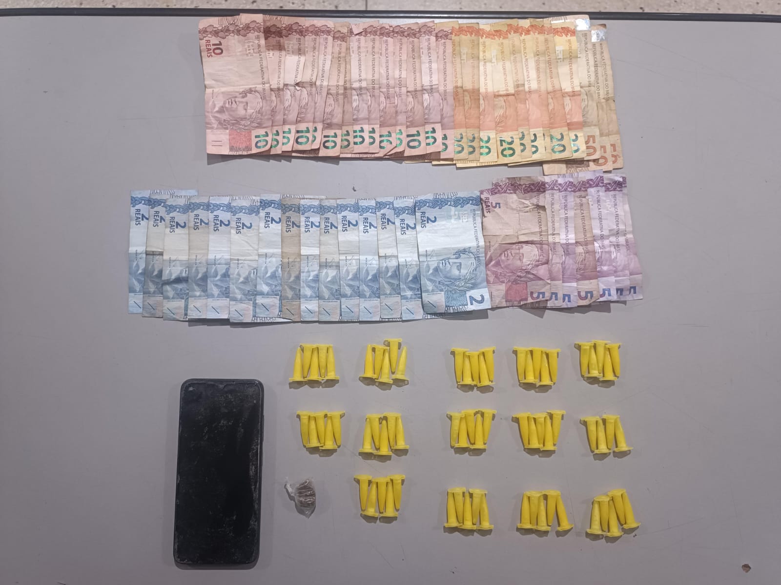 POPULARES ENTRAM EM CONFRONTO COM A POLÍCIA DURANTE AÇÃO DE COMBATE AO TRÁFICO EM GUAÍRA