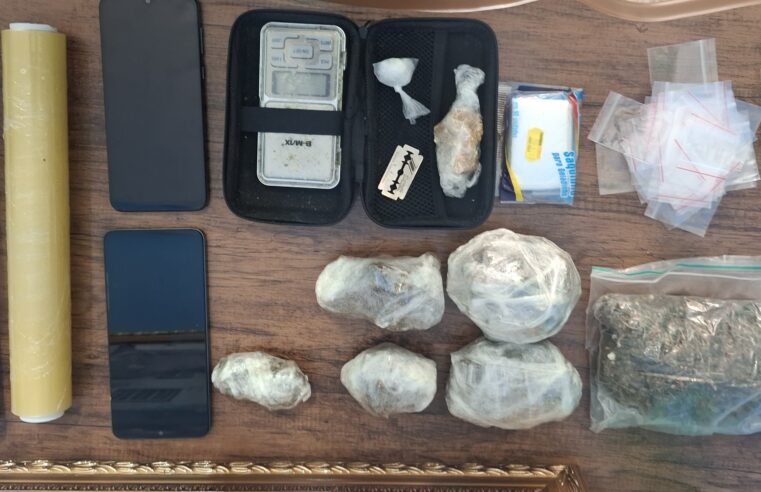 ACUSADO DE ENVOLVIMENTO COM O TRÁFICO DE DROGAS É PRESO PELA PM NA COHAB 2 EM GUAÍRA