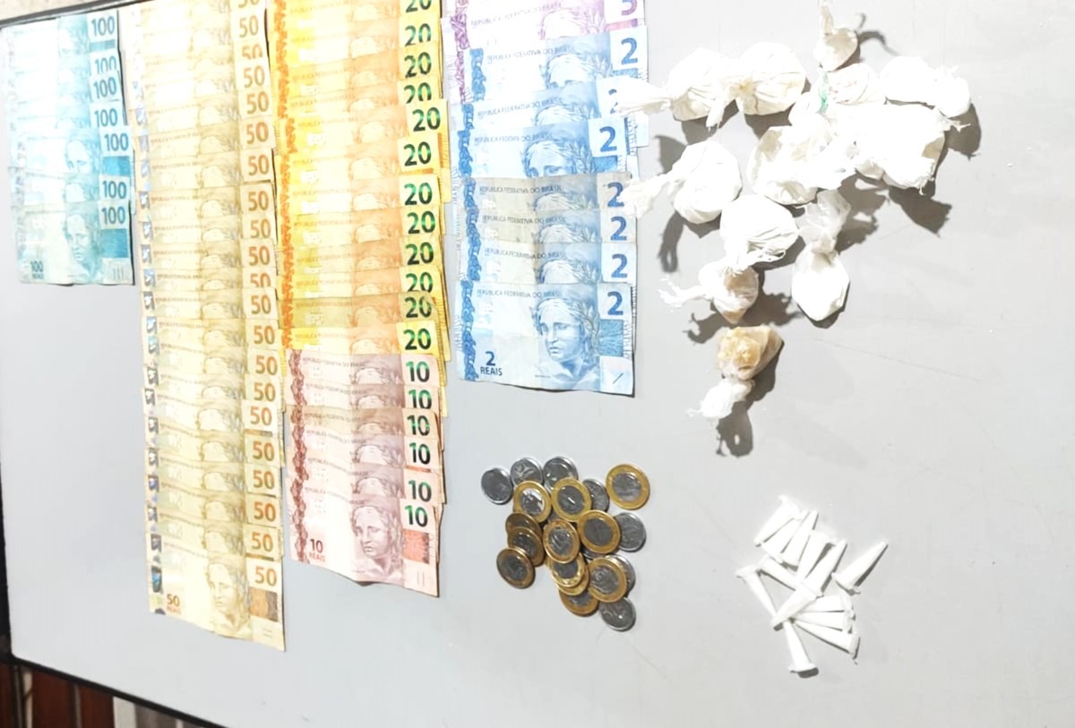PM E GCM REALIZAM APREENSÃO DE DROGAS NO TONICO GARCIA EM GUAÍRA. DUAS PESSOAS FORAM PRESAS