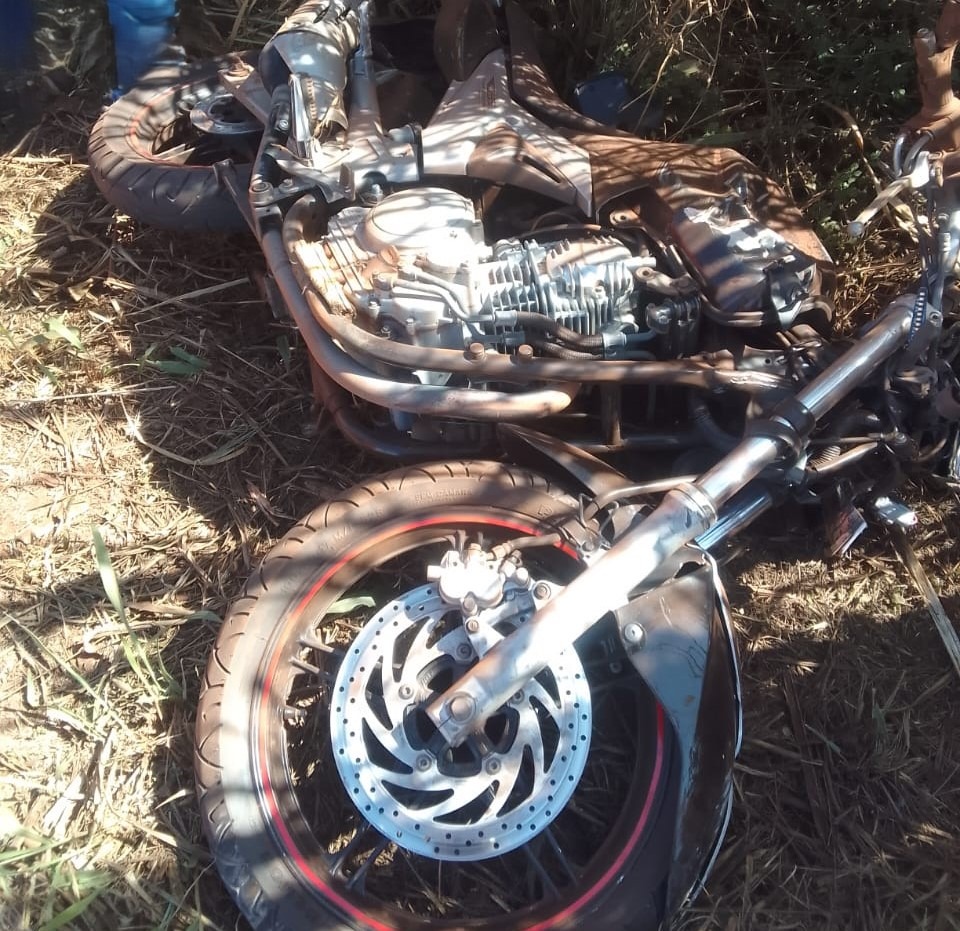 ACIDENTE ENVOLVE CARRO E MOTO EM RODOVIA ENTRE MIGUELÓPOLIS E GUAÍRA. UMA PESSOA FICOU FERIDA