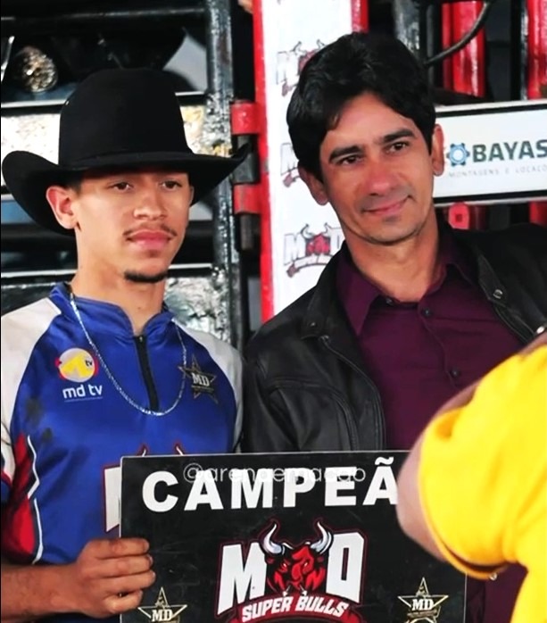 GUAIRENSE ITAMAR JÚNIOR É BICAMPEÃO DA 37° FESTA DO PEÃO DE MIGUELÓPOLIS