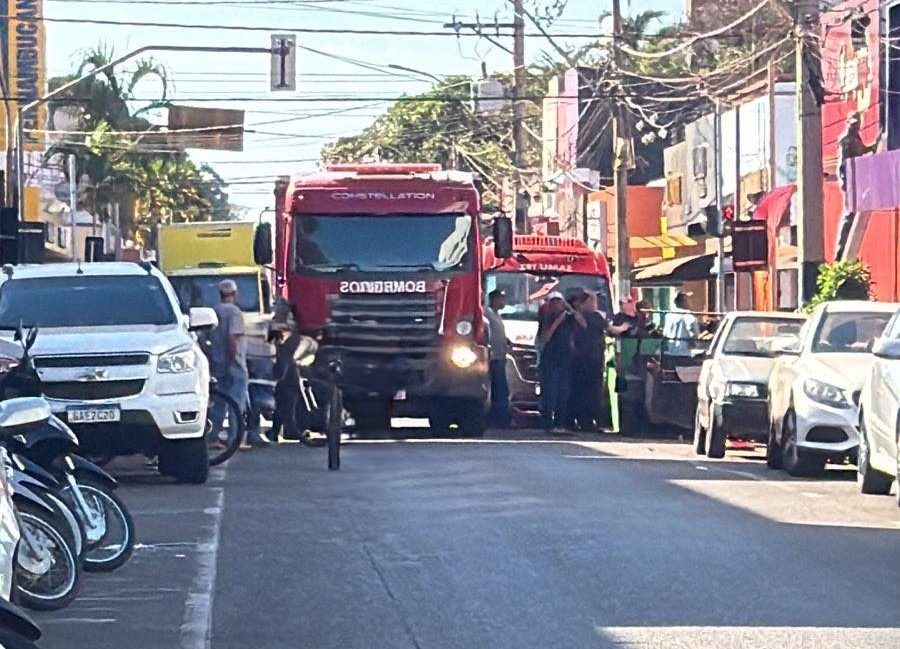 BOMBEIROS RESGATAM HOMEM NO CENTRO DE GUAÍRA