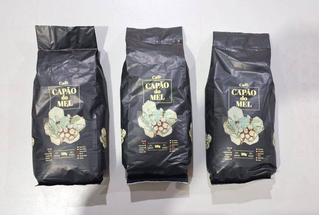 MULHER É PRESA ACUSADA DE FURTO DE PACOTES DE CAFÉ EM GUAÍRA