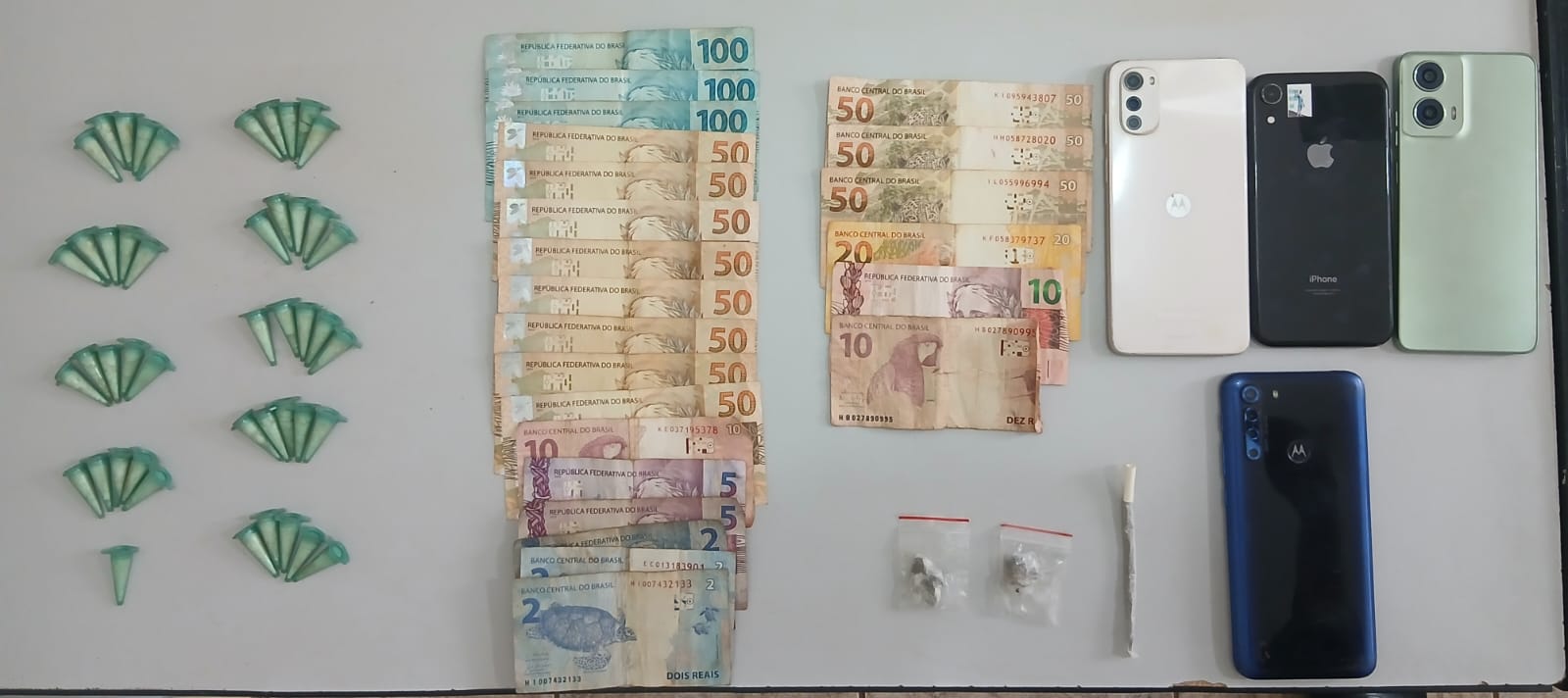 POLÍCIA MILITAR REALIZA PRISÃO E APREENSÃO DE SUSPEITOS DE ENVOLVIMENTO COM O TRÁFICO EM GUAÍRA