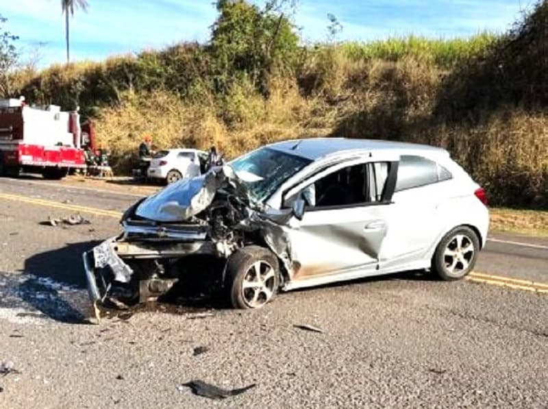 MULHER MORRE EM GRAVE ACIDENTE EM RODOVIA DA REGIÃO
