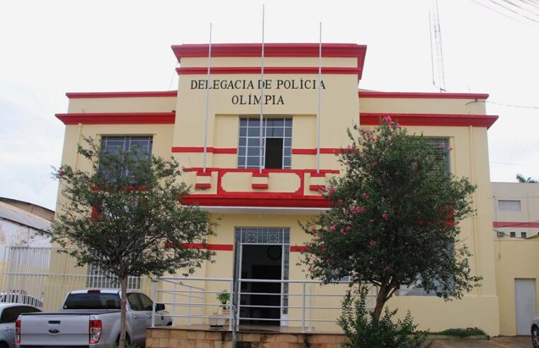 COMERCIANTE MORRE APÓS COLIDIR COM POSTE EM OLIMPIA (SP)