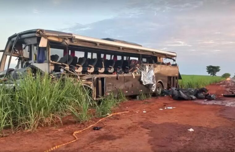 JUSTIÇA CONDENA CAMINHONEIRO ENVOLVIDO EM ACIDENTE QUE MATOU 12 ESTUDANTES DE SÃO JOAQUIM DA BARRA (SP). PENA SERÁ EM REGIME SEMIABERTO